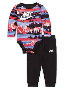Dwuczęściowy zestaw z body i spodniami dla niemowląt Nike Sportswear Snow Day - Czerń ze sklepu Nike poland w kategorii Komplety niemowlęce - zdjęcie 169754830
