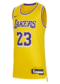 Koszulka dla dużych dzieci (chłopców) Nike NBA Swingman LeBron James Los Angeles Lakers 2023/24 Icon Edition - Żółty ze sklepu Nike poland w kategorii T-shirty chłopięce - zdjęcie 169754854