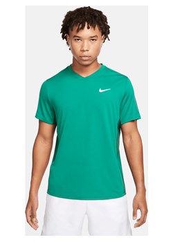 Męska koszulka do tenisa NikeCourt Dri-FIT Victory - Zieleń ze sklepu Nike poland w kategorii T-shirty męskie - zdjęcie 169755134
