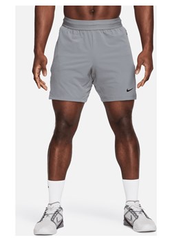 Męskie spodenki do fitnessu bez podszewki 18 cm Dri-FIT Nike Flex Rep 4.0 - Szary ze sklepu Nike poland w kategorii Spodenki męskie - zdjęcie 169755344