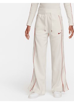 Damskie spodnie dresowe z wysokim stanem i luźnymi nogawkami Nike Sportswear Phoenix Fleece - Biel ze sklepu Nike poland w kategorii Spodnie damskie - zdjęcie 169755401
