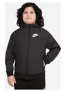 Kurtka z kapturem o luźnym kroju do bioder dla dużych dzieci (chłopców) Nike Sportswear Windrunner (szerszy rozmiar) - Czerń ze sklepu Nike poland w kategorii Kurtki chłopięce - zdjęcie 169755494