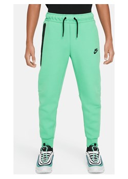 Spodnie dla dużych dzieci (chłopców) Nike Sportswear Tech Fleece - Zieleń ze sklepu Nike poland w kategorii Spodnie męskie - zdjęcie 169755534