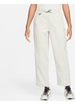 Damskie spodnie ze średnim stanem Nike ACG „UV Hike” - Zieleń ze sklepu Nike poland w kategorii Spodnie damskie - zdjęcie 169755592