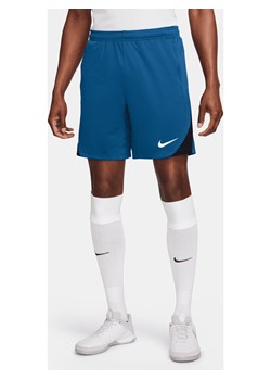 Męskie spodenki piłkarskie Dri-FIT Nike Strike - Niebieski ze sklepu Nike poland w kategorii Spodenki męskie - zdjęcie 169755703