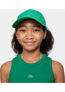 Dziecięca czapka z metalowym logo Swoosh Nike Dri-FIT Club - Zieleń ze sklepu Nike poland w kategorii Czapki dziecięce - zdjęcie 169755782