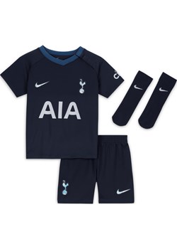 Trzyczęściowy strój dla niemowląt i maluchów Nike Dri-FIT Tottenham Hotspur 2023/24 (wersja wyjazdowa) - Niebieski ze sklepu Nike poland w kategorii Komplety niemowlęce - zdjęcie 169756173