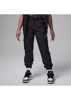 Spodnie dla dużych dzieci Jordan Post Up Cargo Pants - Czerń ze sklepu Nike poland w kategorii Spodnie chłopięce - zdjęcie 169756571