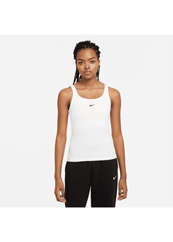 Damska koszulka bez rękawów na cienkich ramiączkach Nike Sportswear Essential - Biel ze sklepu Nike poland w kategorii Bluzki damskie - zdjęcie 169756833