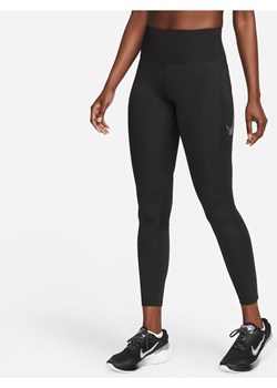Damskie legginsy 7/8 ze średnim stanem, kieszeniami i grafiką Nike Fast - Czerń ze sklepu Nike poland w kategorii Spodnie damskie - zdjęcie 169757320