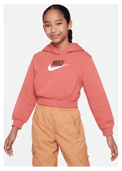 Bluza z kapturem o skróconym kroju dla dużych dzieci (dziewcząt) Nike Sportswear Club Fleece - Czerwony ze sklepu Nike poland w kategorii Bluzy dziewczęce - zdjęcie 169757332