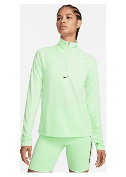 Damska bluza z zamkiem 1/4 Dri-FIT Nike Pacer - Zieleń ze sklepu Nike poland w kategorii Bluzy damskie - zdjęcie 169757333