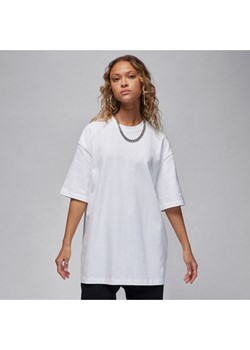 Damski T-shirt oversize Jordan Essentials - Biel ze sklepu Nike poland w kategorii Bluzki damskie - zdjęcie 169757563