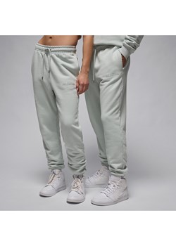 Męskie spodnie z dzianiny Jordan Wordmark - Szary ze sklepu Nike poland w kategorii Spodnie męskie - zdjęcie 169757874