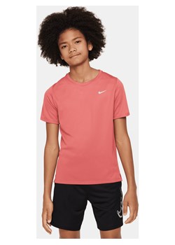 Koszulka treningowa z krótkim rękawem dla dużych dzieci (chłopców) Nike Dri-FIT Miler - Czerwony ze sklepu Nike poland w kategorii Bluzki damskie - zdjęcie 169757910
