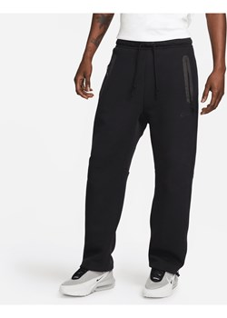 Męskie spodnie dresowe o luźnym kroju u dołu Nike Sportswear Tech Fleece - Czerń ze sklepu Nike poland w kategorii Spodnie męskie - zdjęcie 169757981
