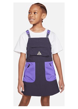 Przyjazna dla środowiska sukienka dla małych dzieci Nike ACG Utility Dress - Szary ze sklepu Nike poland w kategorii Sukienki dziewczęce - zdjęcie 169758243