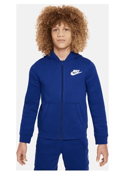 Dzianinowa bluza z kapturem, grafiką i zamkiem na całej długości dla dużych dzieci (chłopców) Nike Sportswear - Niebieski ze sklepu Nike poland w kategorii Bluzy chłopięce - zdjęcie 169758333