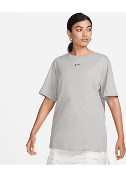 T-shirt damski Nike Sportswear Essential - Szary ze sklepu Nike poland w kategorii Bluzki damskie - zdjęcie 169758384