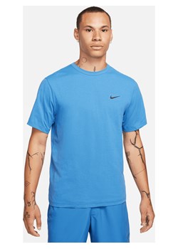 Męska uniwersalna koszulka z krótkim rękawem Dri-FIT UV Nike Hyverse - Niebieski ze sklepu Nike poland w kategorii T-shirty męskie - zdjęcie 169758882