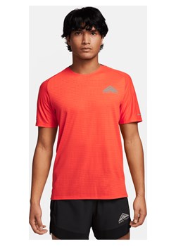 Męska koszulka z krótkim rękawem do biegania Dri-FIT Nike Trail Solar Chase - Pomarańczowy ze sklepu Nike poland w kategorii T-shirty męskie - zdjęcie 169758914