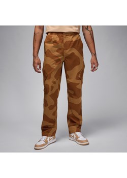 Męskie spodnie Chicago Jordan Essentials - Brązowy ze sklepu Nike poland w kategorii Spodnie męskie - zdjęcie 169759124
