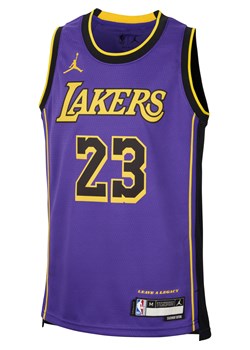 Koszulka dla dużych dzieci (chłopców) Jordan Dri-FIT NBA Swingman LeBron James Los Angeles Lakers Statement Edition - Fiolet ze sklepu Nike poland w kategorii T-shirty chłopięce - zdjęcie 169759171