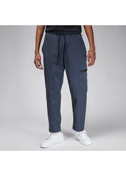 Męskie spodnie z tkaniny Jordan Essentials - Czerń ze sklepu Nike poland w kategorii Spodnie męskie - zdjęcie 169759204
