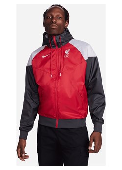 Męska kurtka piłkarska z tkaniny z kapturem Nike Liverpool F.C. Sport Essentials Windrunner - Czerwony ze sklepu Nike poland w kategorii Kurtki męskie - zdjęcie 169759341