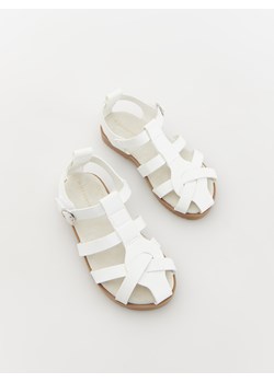 Reserved - Sandały z imitacji skóry - biały ze sklepu Reserved w kategorii Sandały dziecięce - zdjęcie 169783481