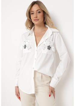 Biała Koszula na Biżuteryjne Guziki ze Zdobionymi Kieszeniami Nerlla ze sklepu Born2be Odzież w kategorii Koszule damskie - zdjęcie 169788052