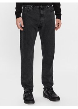 Calvin Klein Jeans Jeansy Dad J30J324297 Czarny Straight Fit ze sklepu MODIVO w kategorii Jeansy męskie - zdjęcie 169800024