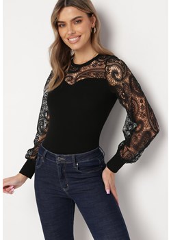 Czarna Bawełniana Bluzka z Koronkową Górą z Ażurowym Wzorem Ravani ze sklepu Born2be Odzież w kategorii Bluzki damskie - zdjęcie 169815790