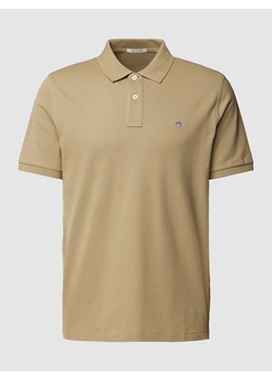 Koszulka polo o kroju regular fit z wyhaftowanym logo model ‘SHIELD’ ze sklepu Peek&Cloppenburg  w kategorii T-shirty męskie - zdjęcie 169818180