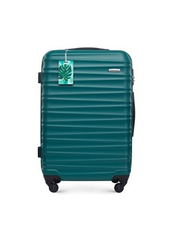 Średnia walizka z zawieszką zielona ze sklepu WITTCHEN w kategorii Walizki - zdjęcie 169829704