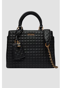 GUESS Czarna torebka Tia Luxury ze sklepu outfit.pl w kategorii Kuferki - zdjęcie 169833181