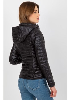 Kurtka damska pikowana z kapturem czarna NM-KR-H-1117.95P, Kolor czarny, Rozmiar M, Z-DESIGN JACKET STYLE ze sklepu Primodo w kategorii Kurtki damskie - zdjęcie 169840424