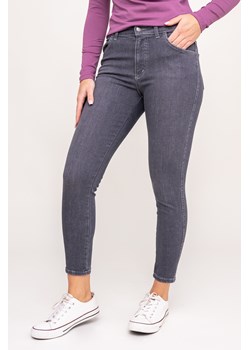 Szare Spodnie jeansowe SENVI 7/8 ze sklepu TONO w kategorii Jeansy damskie - zdjęcie 169848984