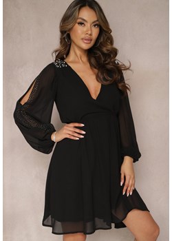 Czarna Sukienka z Gumką w Talii i Kopertowym Dekoltem Ozodbiona Cyrkoniami Razamma ze sklepu Renee odzież w kategorii Sukienki - zdjęcie 169855774
