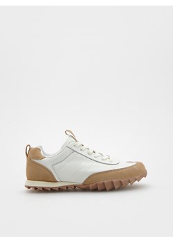 Reserved - Skórzane sneakersy ze wstawkami - biały ze sklepu Reserved w kategorii Buty sportowe damskie - zdjęcie 169857110
