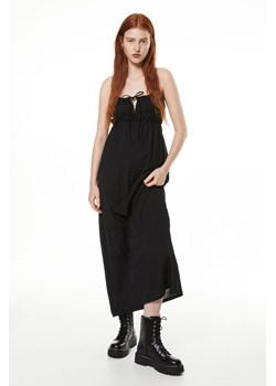 H & M - Kreszowana sukienka z wiązaniem - Czarny ze sklepu H&M w kategorii Sukienki - zdjęcie 169871720
