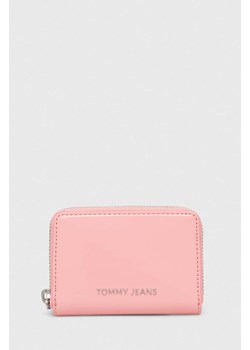 Tommy Jeans portfel damski kolor różowy AW0AW15935 ze sklepu ANSWEAR.com w kategorii Portfele damskie - zdjęcie 169872412
