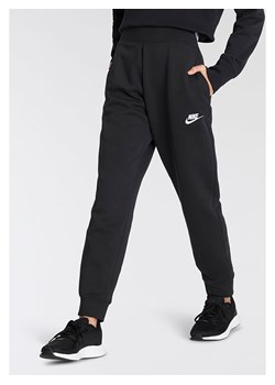 Nike Spodnie dresowe w kolorze czarnym ze sklepu Limango Polska w kategorii Spodnie chłopięce - zdjęcie 169875533