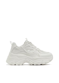 Cropp - Białe sneakersy typu chunky - biały ze sklepu Cropp w kategorii Buty sportowe damskie - zdjęcie 169878314