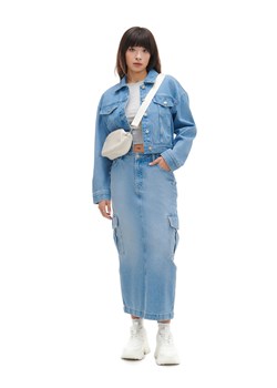 Cropp - Niebieska jeansowa kurtka - niebieski ze sklepu Cropp w kategorii Kurtki damskie - zdjęcie 169883281