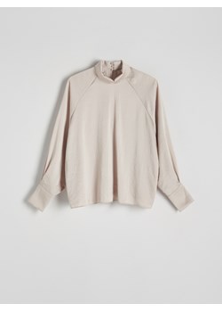 Reserved - Satynowa bluzka - kremowy ze sklepu Reserved w kategorii Koszule damskie - zdjęcie 169883330