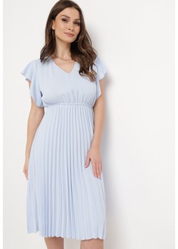 Jasnoniebieska Sukienka Rozkloszowana Midi z Plisowanym Dołem Sabara ze sklepu Born2be Odzież w kategorii Sukienki - zdjęcie 169892870