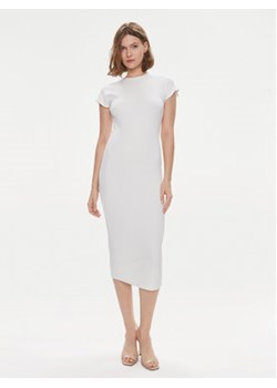 Calvin Klein Sukienka letnia Q-Nova K20K206537 Biały Slim Fit ze sklepu MODIVO w kategorii Sukienki - zdjęcie 169896221