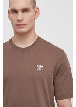 adidas Originals t-shirt bawełniany Essential Tee męski kolor brązowy z aplikacją IR9688 ze sklepu ANSWEAR.com w kategorii T-shirty męskie - zdjęcie 169904341