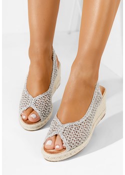 Srebrne sandały na koturnie Xiomara ze sklepu Zapatos w kategorii Sandały damskie - zdjęcie 169905311